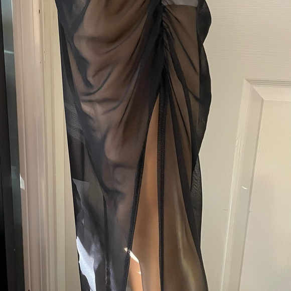 Poolside Mesh Coverup-NWT - Picture 4 of 5